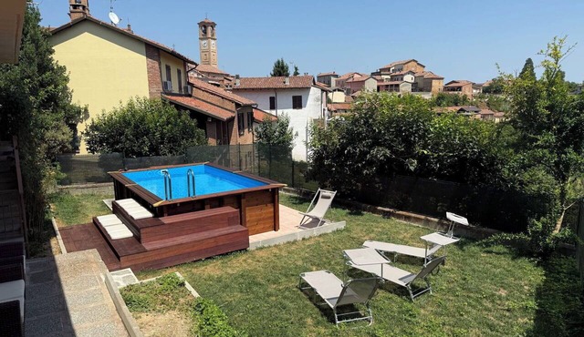 Nice apartment for 3 people with WIFI, A/C, pool, TV and balcony