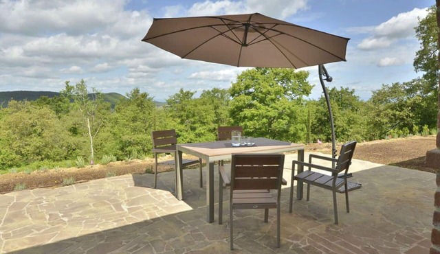 Nice apartment for 4 people with pool, A/C, WIFI, TV, patio, pets allowed and panoramic view