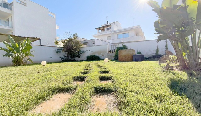 Nice apartment for 5 people with A/C, patio and pets allowed