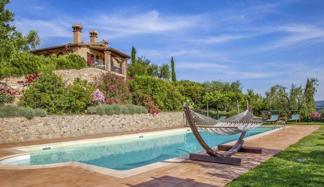 Nice apartment for 6 guests with WIFI, pool, TV, patio, pets allowed and panoramic view