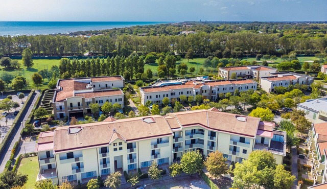 Nice apartment for 6 guests with WIFI, A/C, TV and balcony