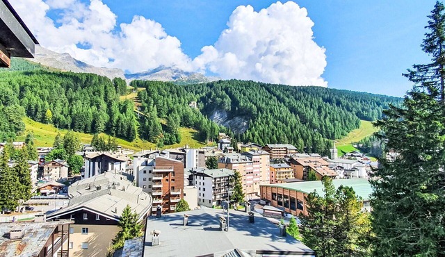 Nice apartment for 6 people with WIFI, TV, balcony and pets allowed
