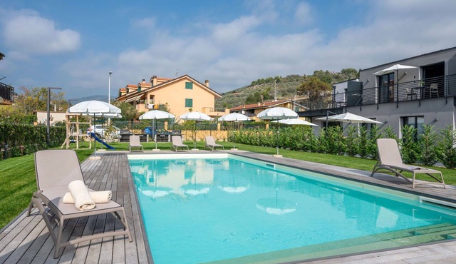 Nice apartment for 6 people with A/C, pool, WIFI, TV, terrace and pets allowed