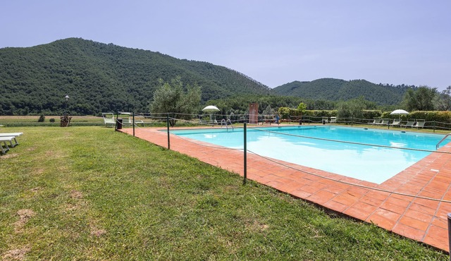 Nice Apartment In Biofarm With Pool, Parrano, Italy