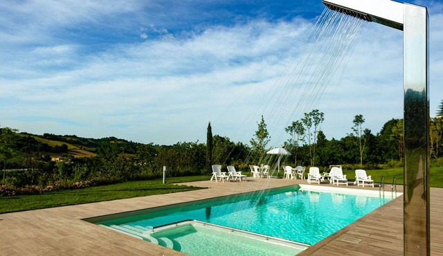 Nice apartment in villa for 5 people with pool, WIFI, TV and panoramic view, close to Urbino
