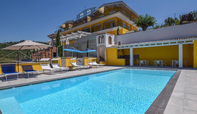Nice apartment in Laureana Cilento