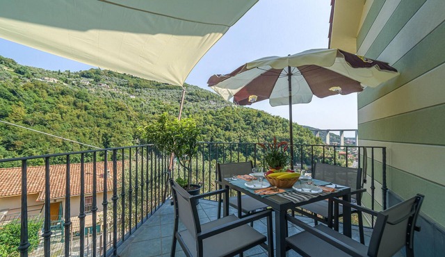 Nice home in Avegno with house sea view