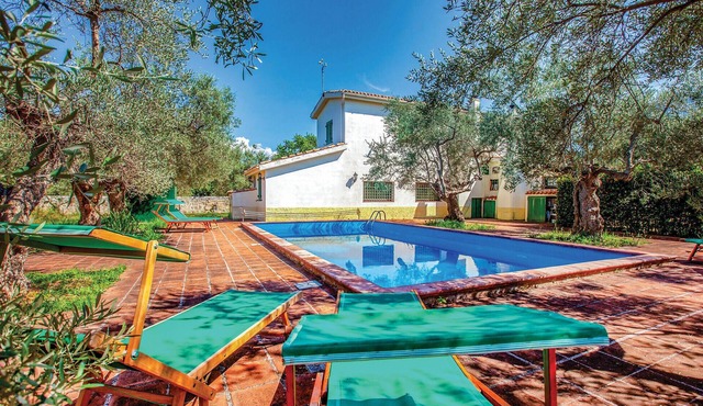 Nice home in Tocco da Casauria in Tocco da Casauria