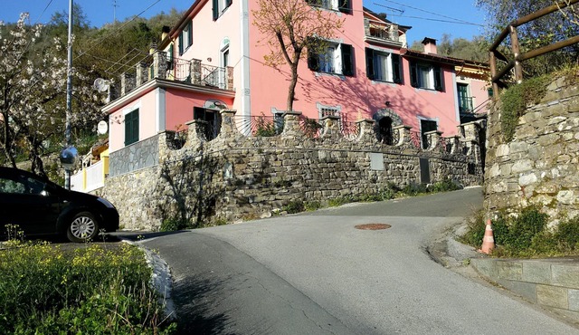 Offer June vacation home with garden terrace 7 km from the sea in Chiavari