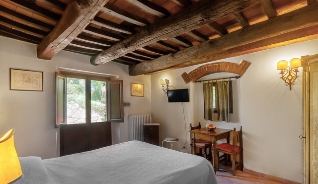 Orcio – Romantic studio with private terrace near the pool