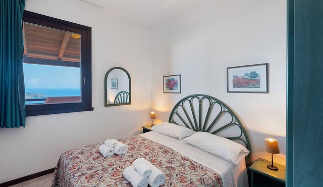 P.R. Club - Studio Molpa 14' with Sea View, Private Terrace, and Air Conditioning