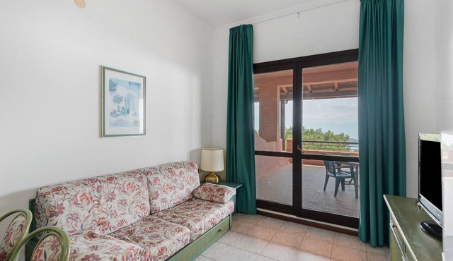 P.R. Club - Studio Molpa 7 with Sea View, Private Terrace and Air Conditioning