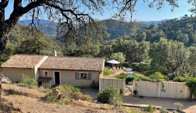 Peaceful 2 bedroom villa with private pool, aircon throughout. in La Garde-Freinet