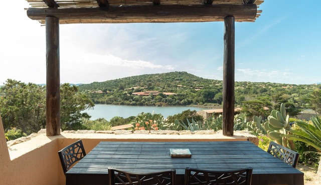 Pet-Friendly Apartment "Cottage Sea House" with Sea View & Balcony