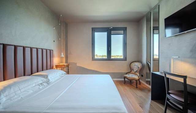 Point Hotel