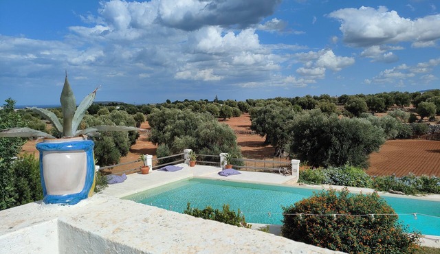 Prestigious Masseria with large panoramic swimming pool in Savelletri