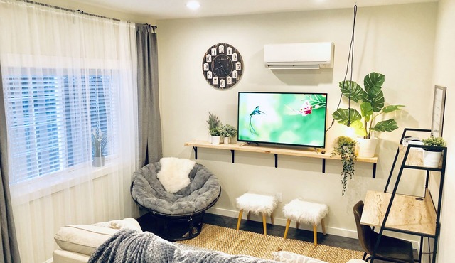 Private & Comfortable Guesthouse close to Portland +AC! in Vancouver