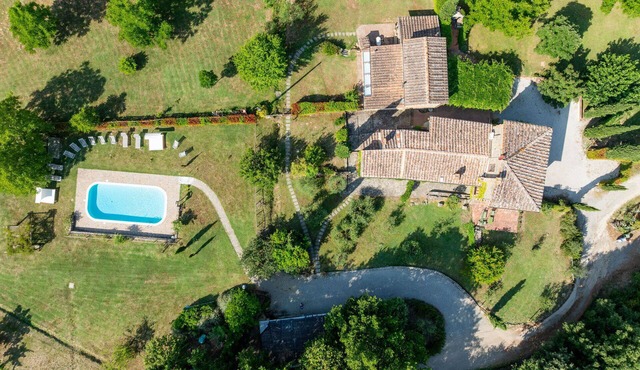 Private Villa with A/C, private pool, WIFI, TV, pets allowed, panoramic view, close to San Gimignano