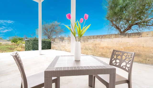 'Quiete' Double Room with Shared Garden, Wi-Fi, and Air Conditioning