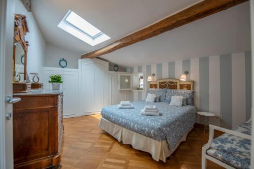 Romantic and Charming Apartments