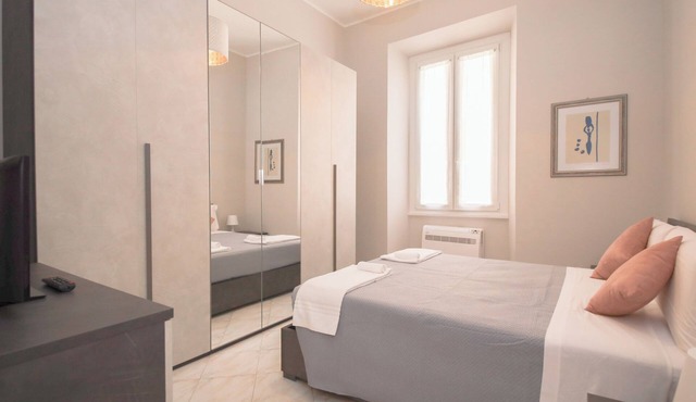 Rome Flat 42 by Ghor