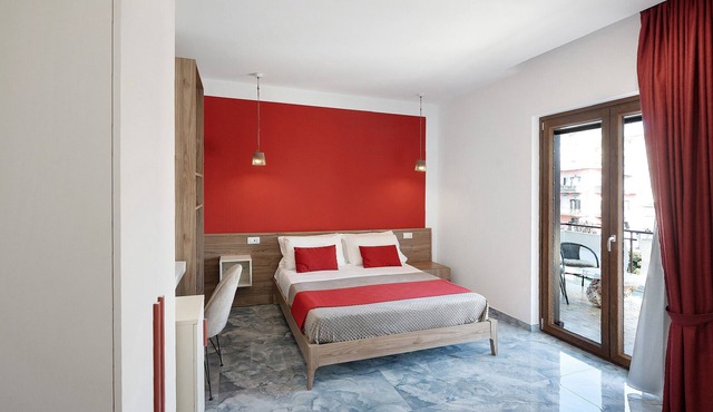 Room 'Camera Deluxe Vicino Agli Scavi' with Mountain View, Wi-Fi and Air Conditioning