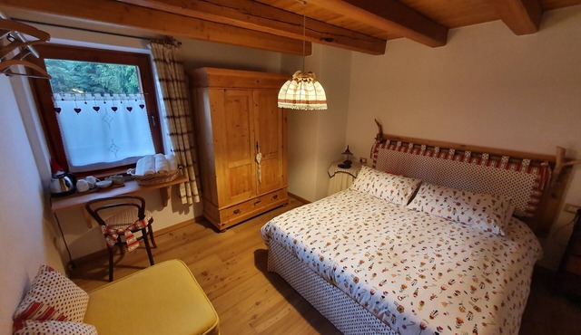 Room 'Camera Polinar' with Mountain View and Shared Garden