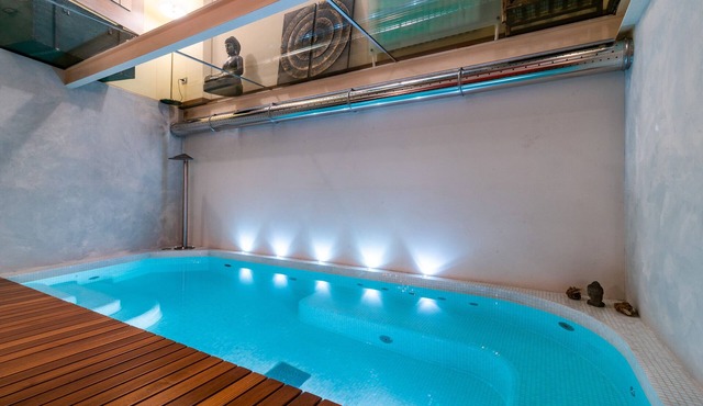 SANITIZED. Relax in fabulous Loft with indoor pool