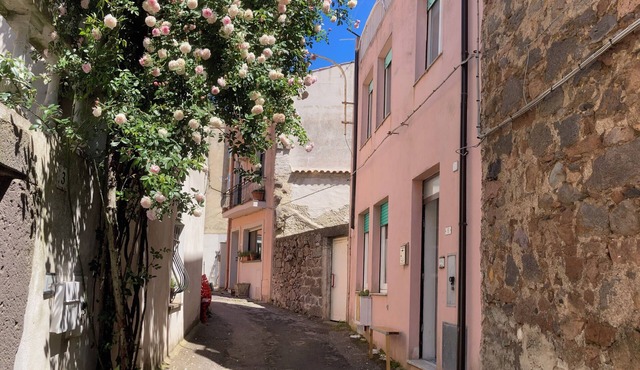 Sardinian Tower House with free parking and AC in Macomer