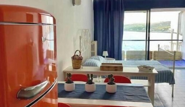 Sea view apartment in Castro with panoramic terrace and central location