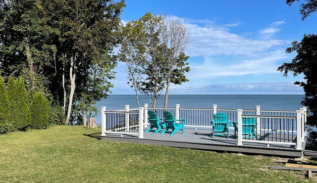 Shore Cliff Cottage in Ashtabula