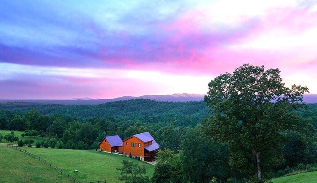 Spacious 5BR Mountain Escape Mt. Airy | With Views in Dobson