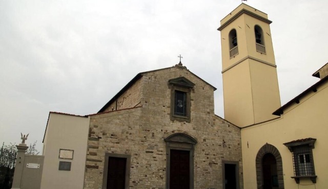 Spacious rooms overlook garden or quiet street in the heart of mugello