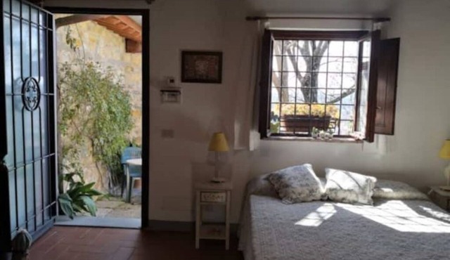 Studio apartment in the calm of the Florentine countryside