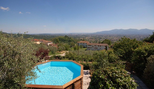 Stunning private villa with private pool, WIFI, veranda and panoramic view, close to Lucca