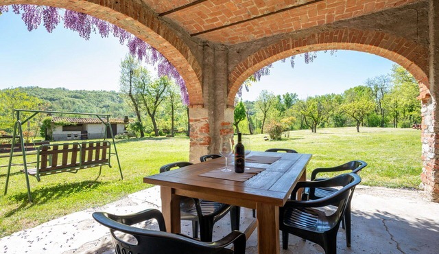 Stunning villa for 3 guests with A/C, WIFI, balcony and pets allowed