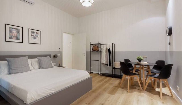 Stylish Gem in Historic Trieste for 4 guests