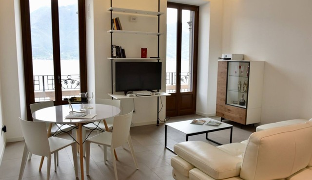 Stylish Lakefront House is a beautiful and spacious 2 bedroom apartment, with plenty of light coming from the big and many windows overlooking the lake and the harbor, the apartment boasts a Spacious lounge with breathtaking lake view where you can lay d