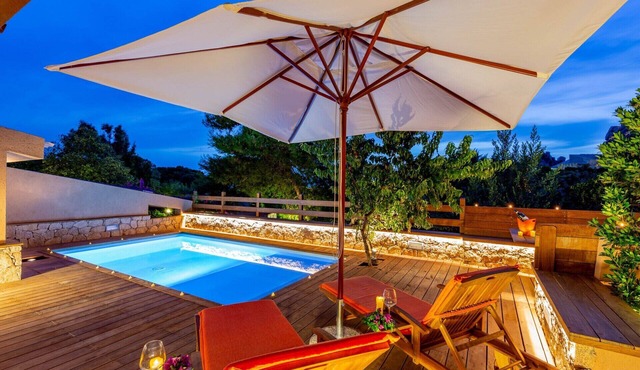 Suite Rosa 7 with private pool