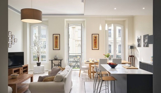 Sunlight Properties GISELE: Hyper centre, 1 bedroom with bright modern living in Nice