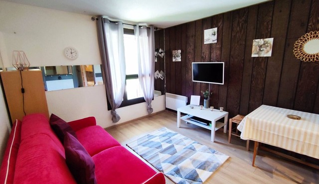 Sunny Studio in Isola: Ski-In Access, WiFi, Near Center