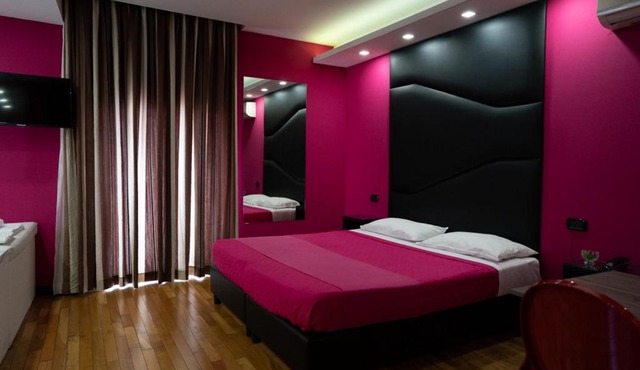Sweet Central Hotel