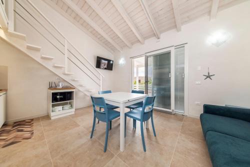 Terraced villa Tritone with sea view, parking, Wi-Fi, and AC for 4