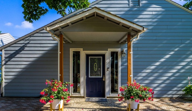 The Charming Little Cottage in Gresham