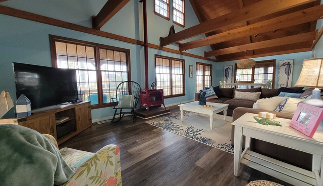 The Quarter Deck/Spacious Home with Water views! in Onancock