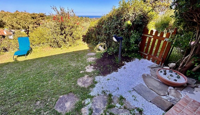 Three-room apartment Antonella with sea view, a/c and p. auto