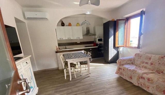 TRILO OE MARINU: central and convenient to services as well as the beach