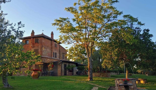 Tuscan oasis overlooking Montepulciano, Villa with pool and exclusive garden