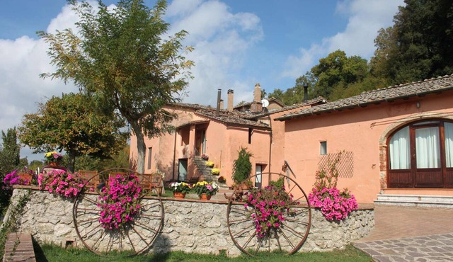 Tuscan Villa: Pool,Hot Tub,A/C,Wi-Fi, Siena