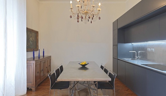 Unique 5 Bedroom Apartment with Private Garden